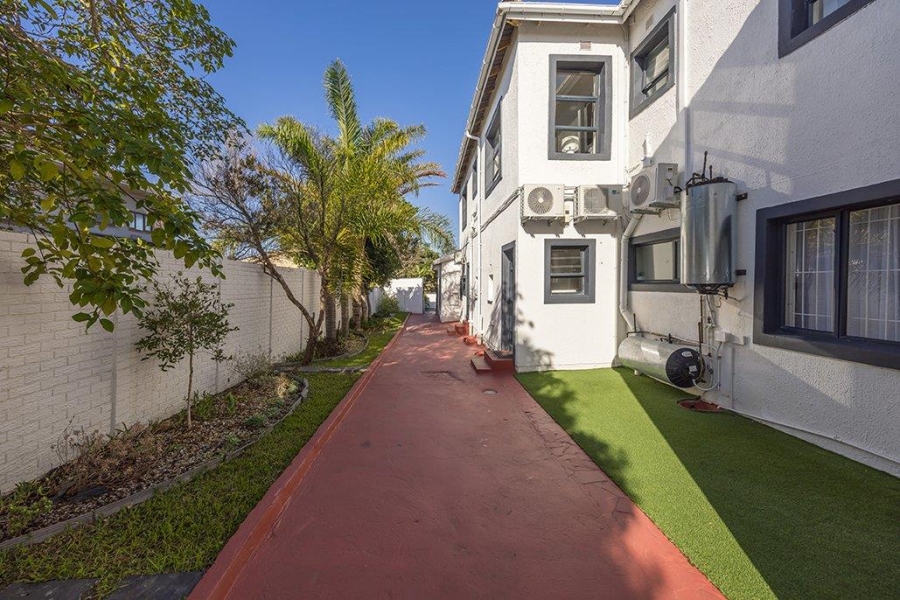 10 Bedroom Property for Sale in Milnerton Western Cape